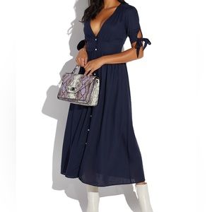 🏷️3/$20- Navy Button Up Midi Dress (Women’s small.)